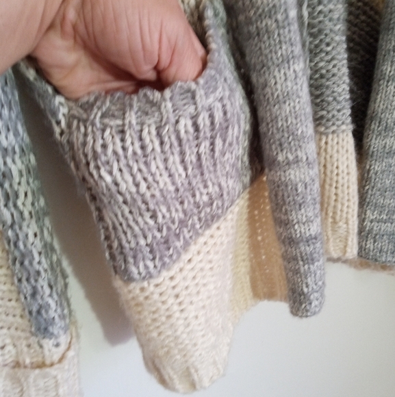 Skies are Blue drop shoulder open cardigan with patch pockets women's size M - Picture 4 of 9